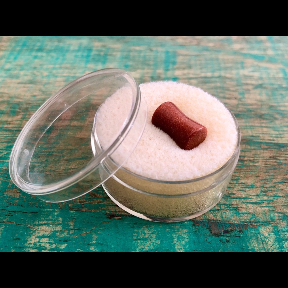 Natural goldstone plug 2G